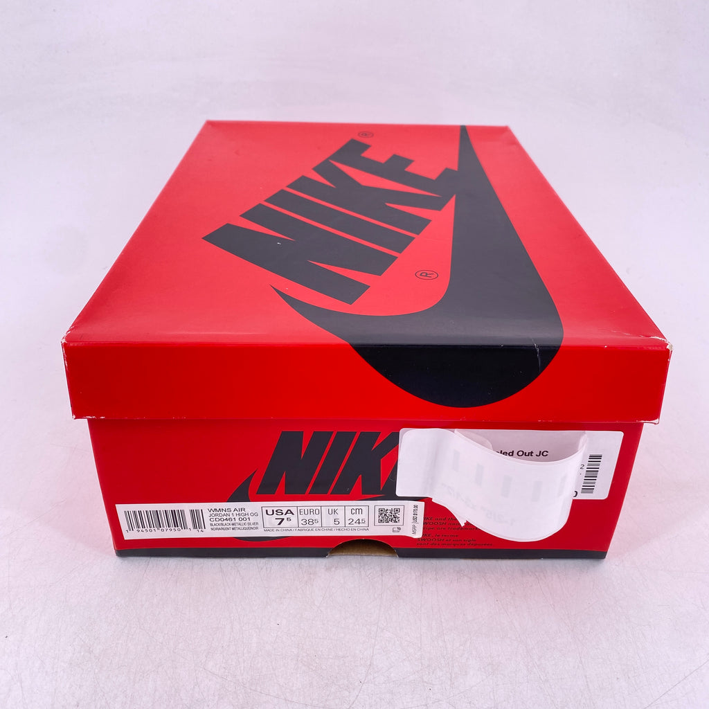 Air Jordan (W) 1 Retro High OG "Silver Toe" 2021 Used Size 7.5W