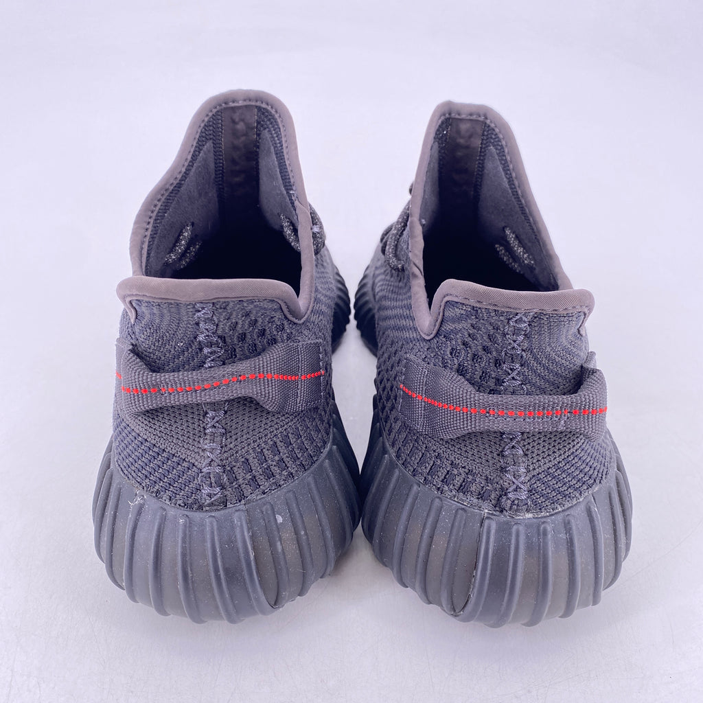 Yeezy 350 v2 "Black Non-Reflective" 2019 Used Size 11.5