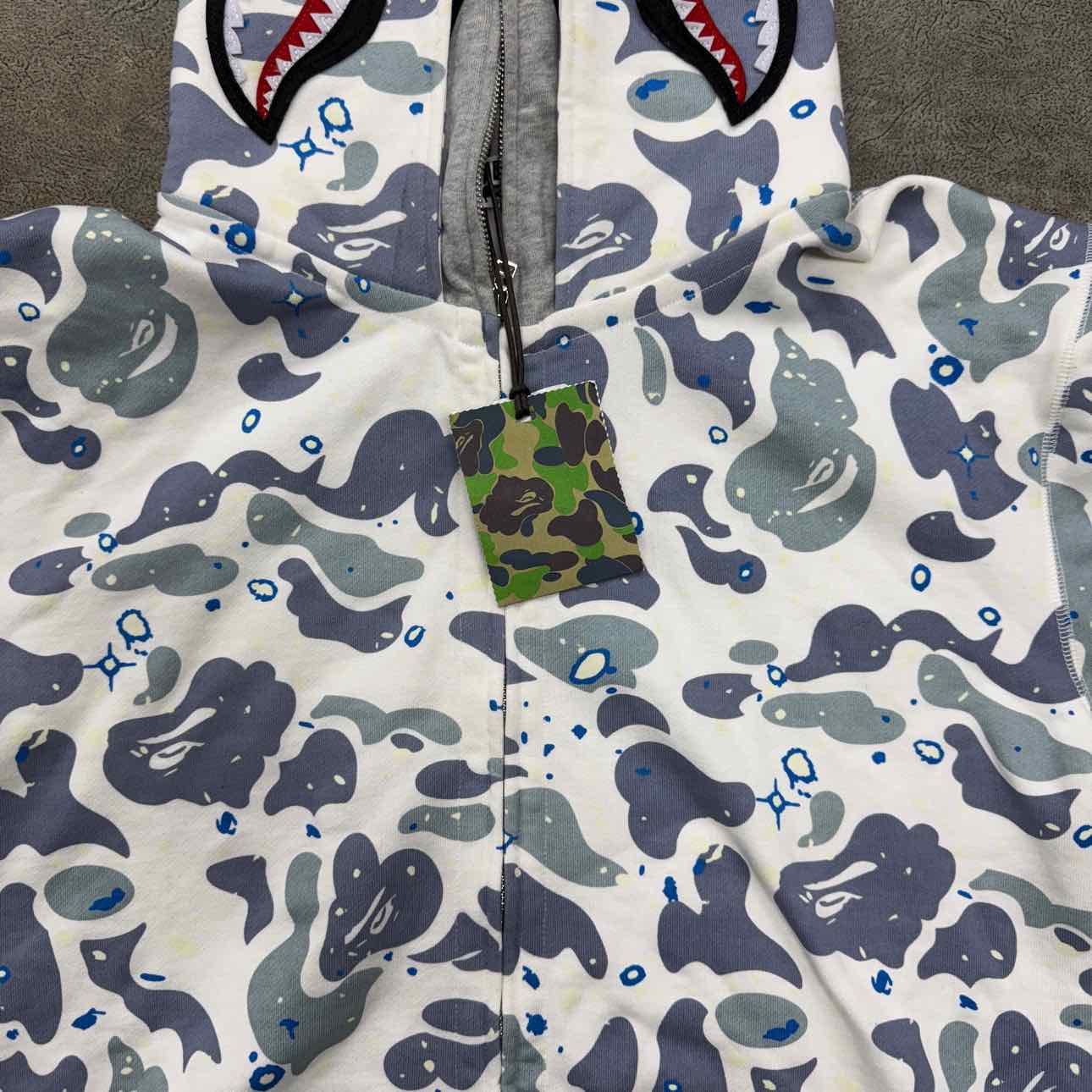 Bape Zip Up &quot;DOUBLE SHARK&quot; White Used Size XL