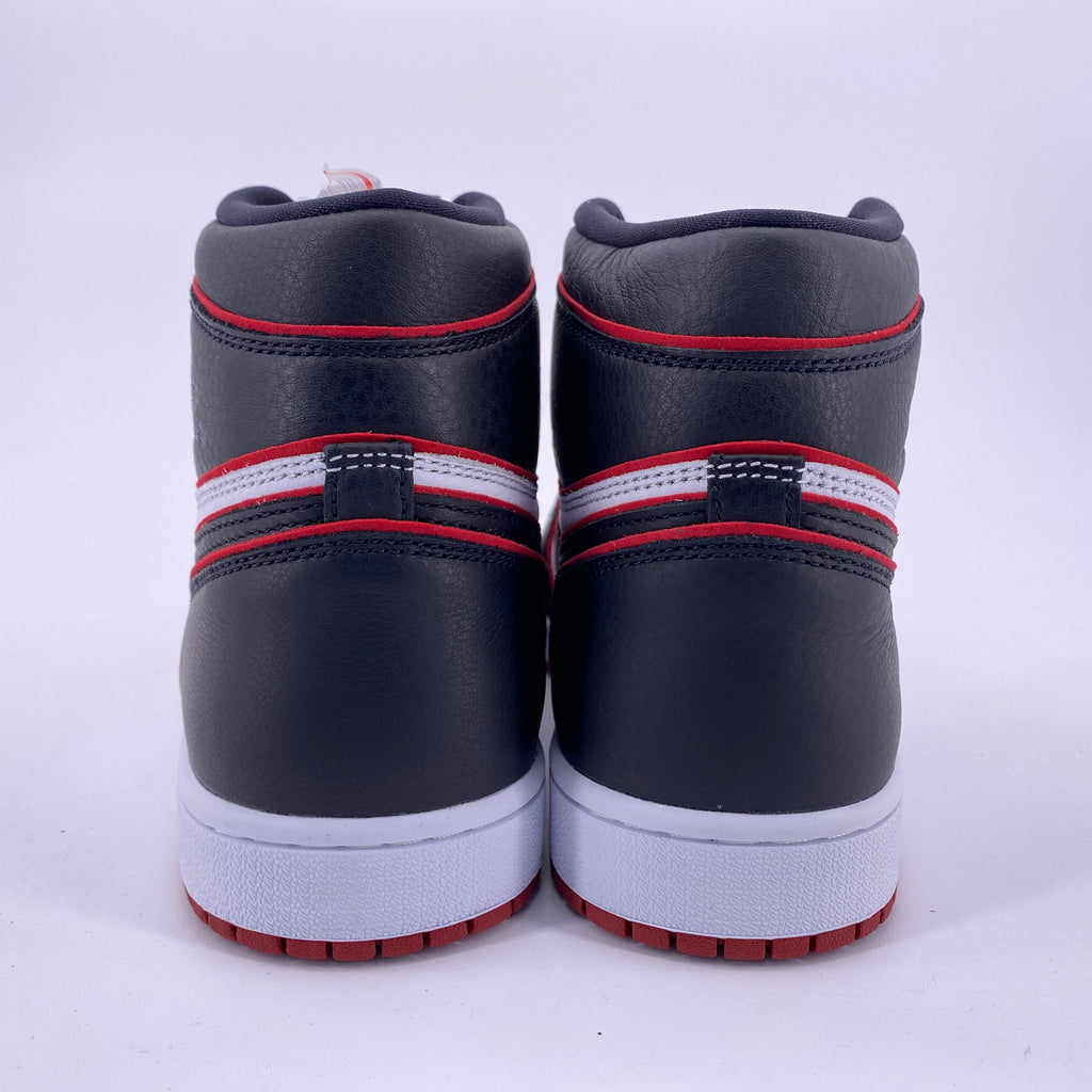 Air Jordan 1 Retro High OG "Bloodline" 2019 New Size 8.5