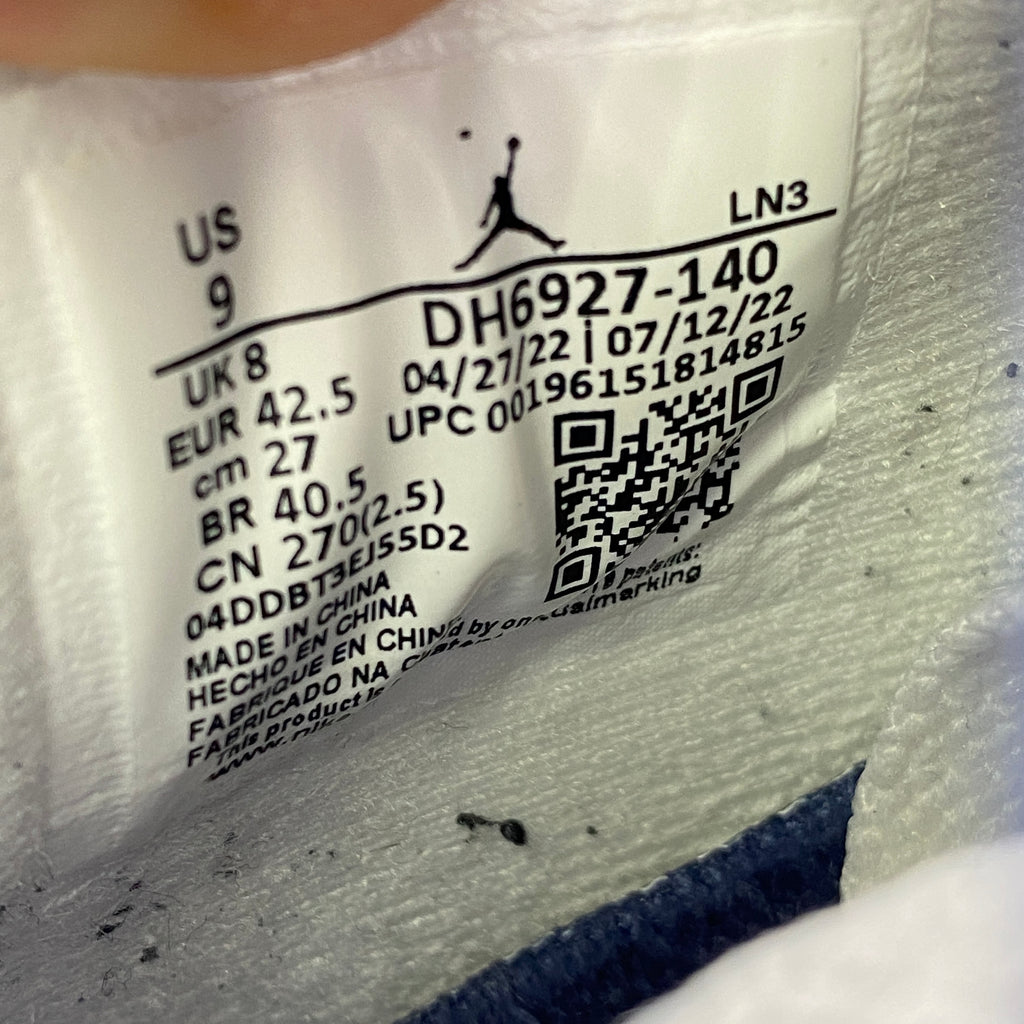 Air Jordan 4 Retro "Midnight Navy" 2022 Used Size 9