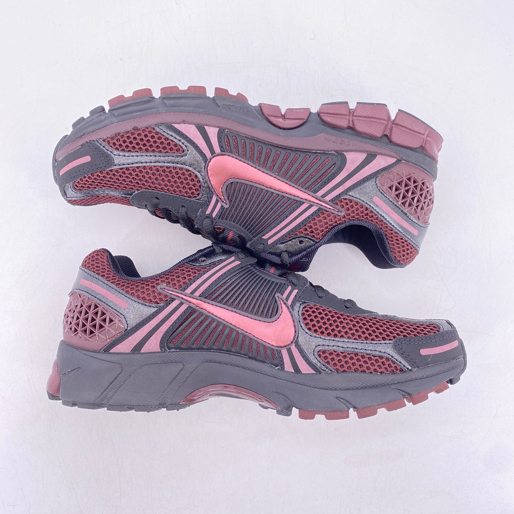 Nike (W) Zoom Vomero 5 "Black Burgundy Crush" 2023 Used Size 10W
