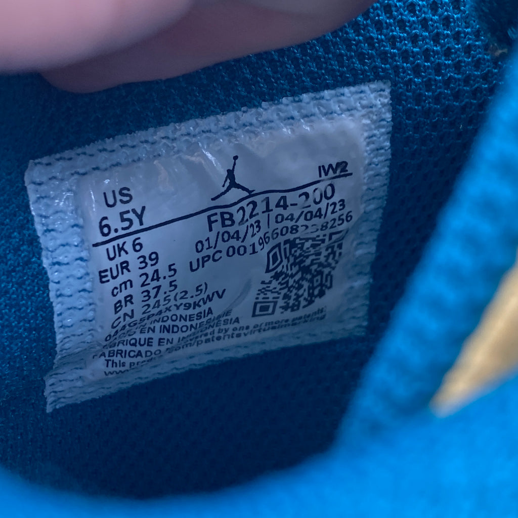 Air Jordan (GS) 4 Retro "Cacao Wow" 2023 Used Size 6.5Y