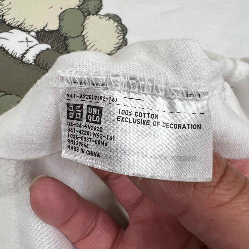 Uniqlo T-Shirt "CLEAN SLATE" White Used Size 2XL