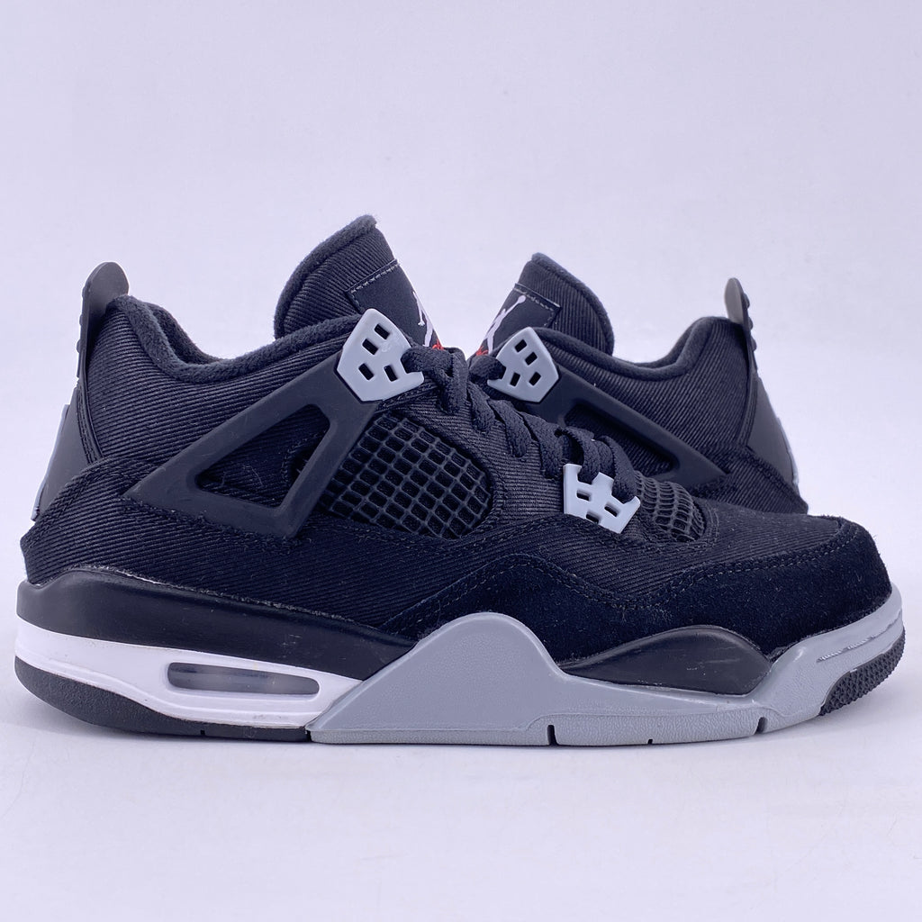 Air Jordan (GS) 4 Retro "Black Canvas" 2022 Used Size 7Y