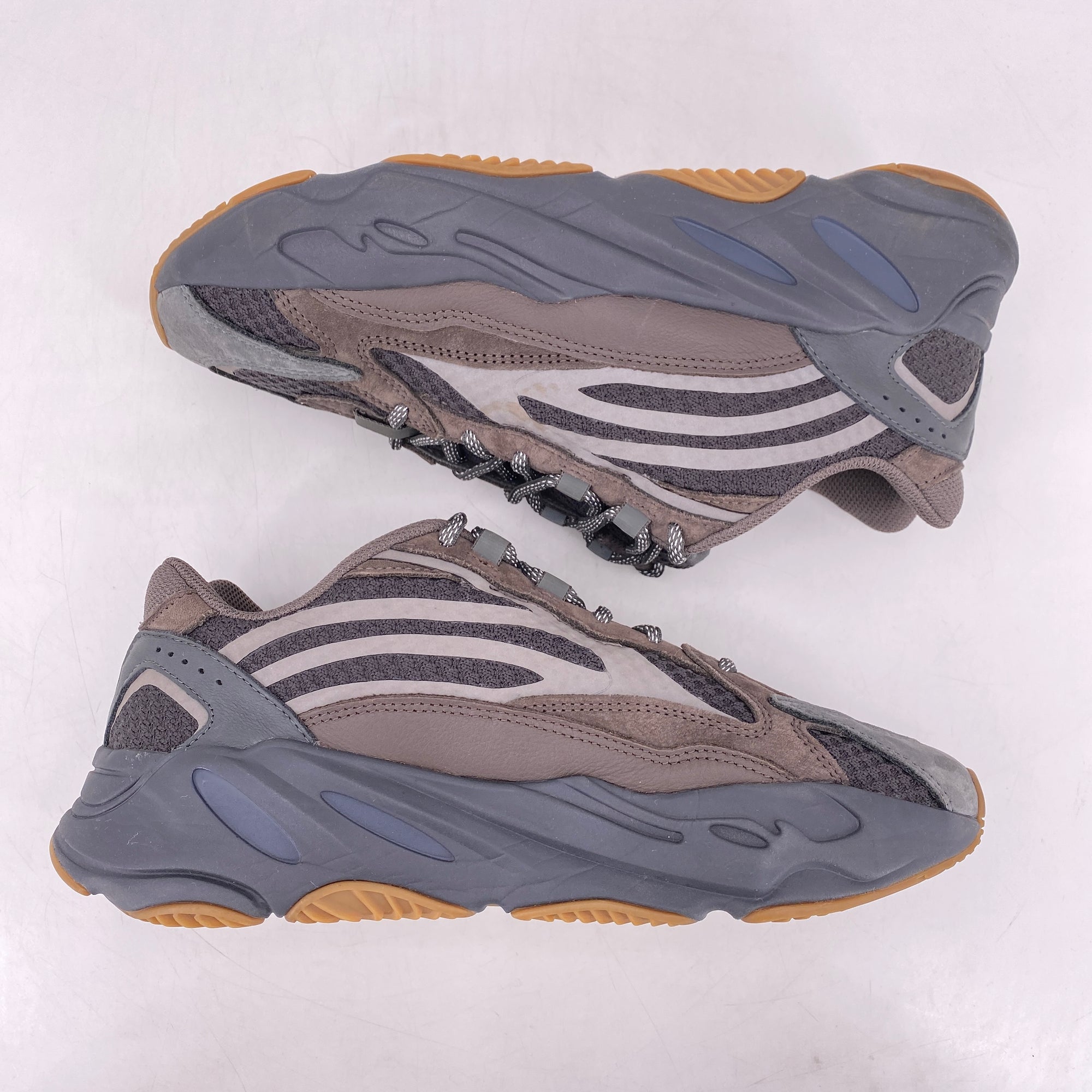 Yeezy 700 v2 &quot;Geode&quot; 2019 Used Size 8.5