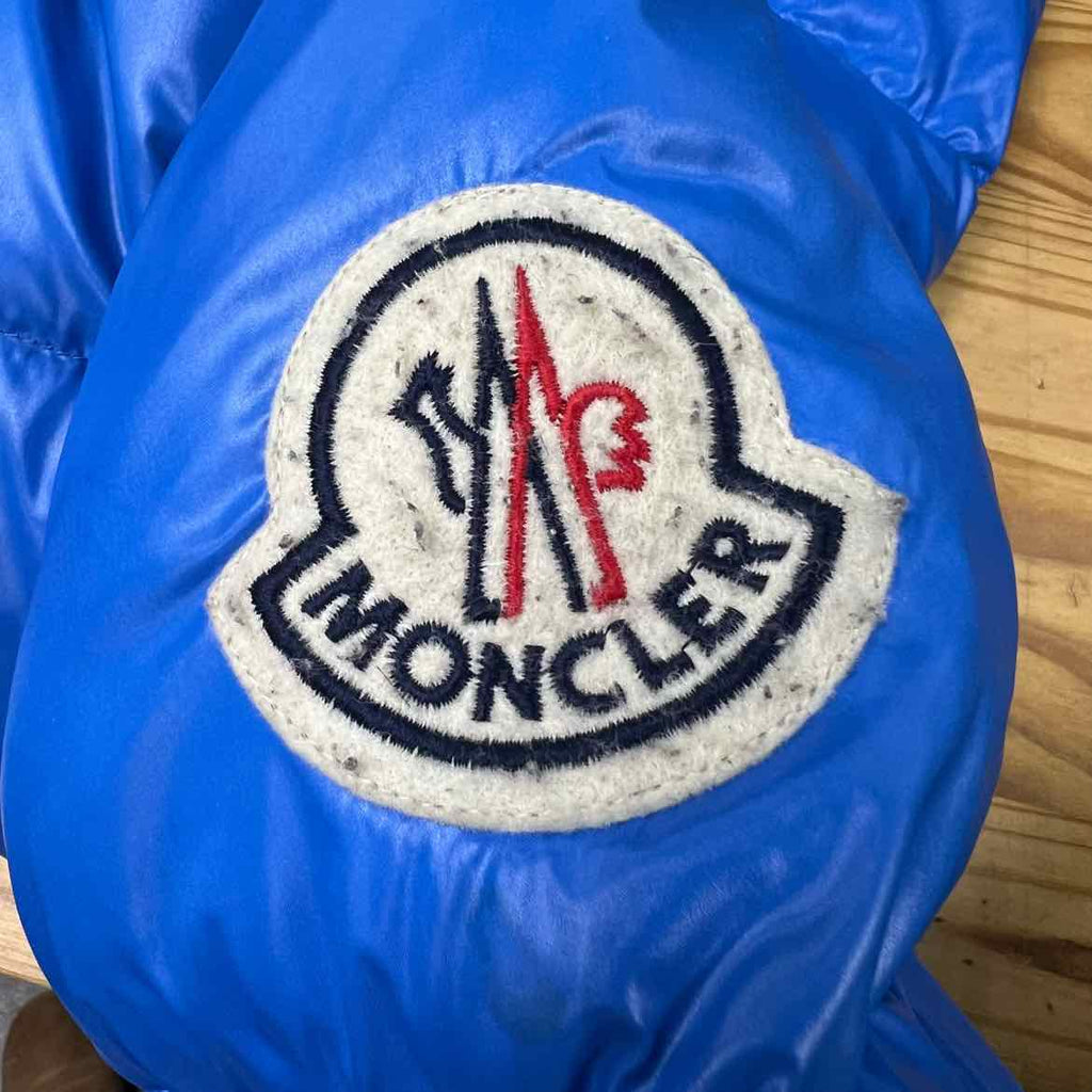 Moncler Jacket "LULE GIUBBOTTO" Blue Used Size 4