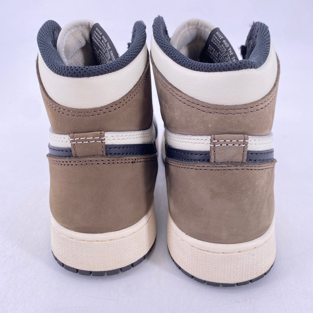 Air Jordan (GS) 1 Retro High "Dark Mocha" 2020 Used Size 6.5Y