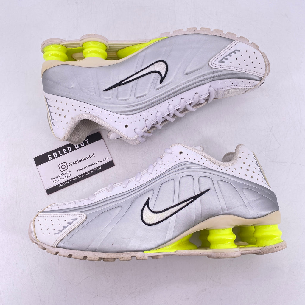 Nike (W) Shox R4 "White Metallic Silver Volt" 2025 Used Size 7W