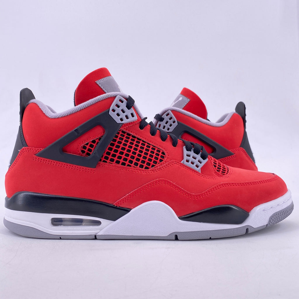 Air Jordan 4 Retro "Toro Bravo" 2026 Used Size 11.5