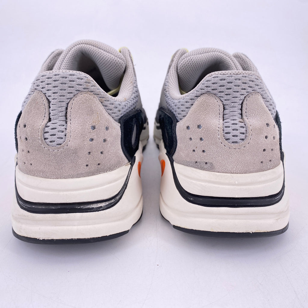 Yeezy 700 "Waverunner" 2019 Used Size 9