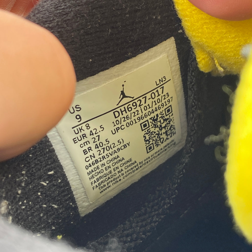 Air Jordan 4 Retro "Thunder" 2023 Used Size 9
