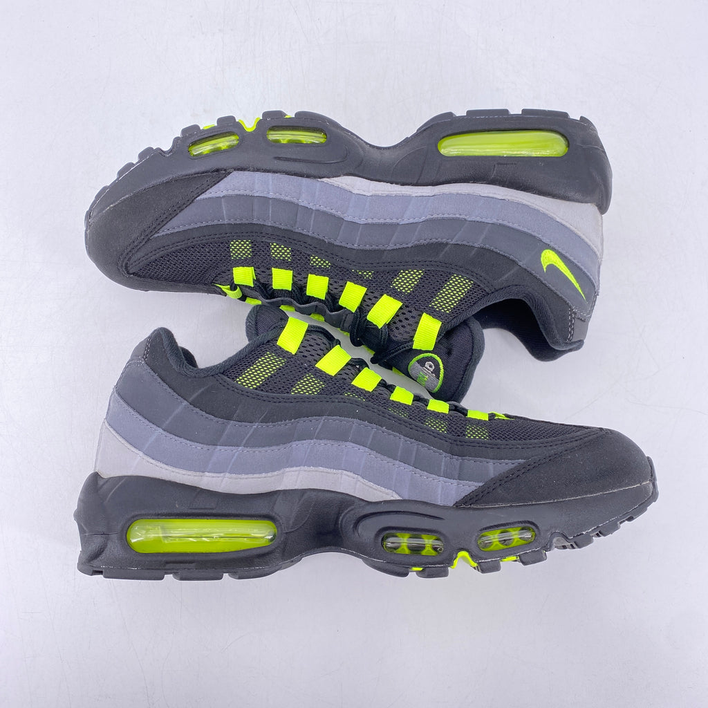 Nike Air Max 95 "Black Neon" 2023 Used Size 8.5