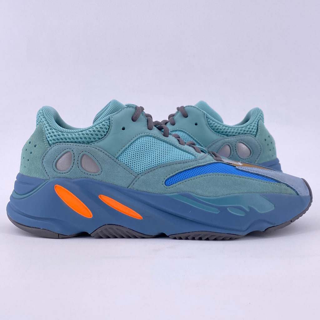 Yeezy 700 "Faded Blue" 2021 Used Size 11.5