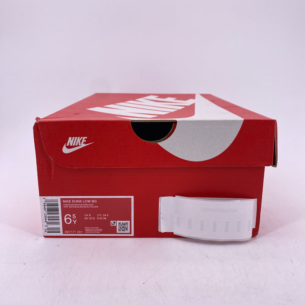 Nike (BG) Dunk low "Abominable Snowman" 2025 New Size 6.5Y