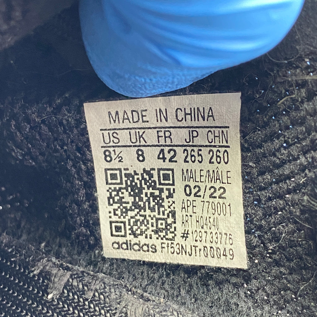 Yeezy 350 v2 "Onyx" 2022 Used Size 8.5