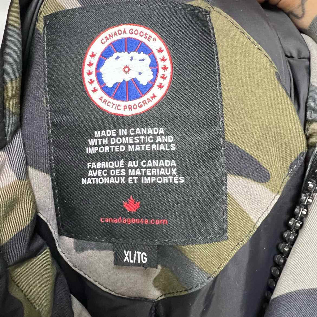 Canada Goose Jacket "EXPEDITION" Camo Used Size XL