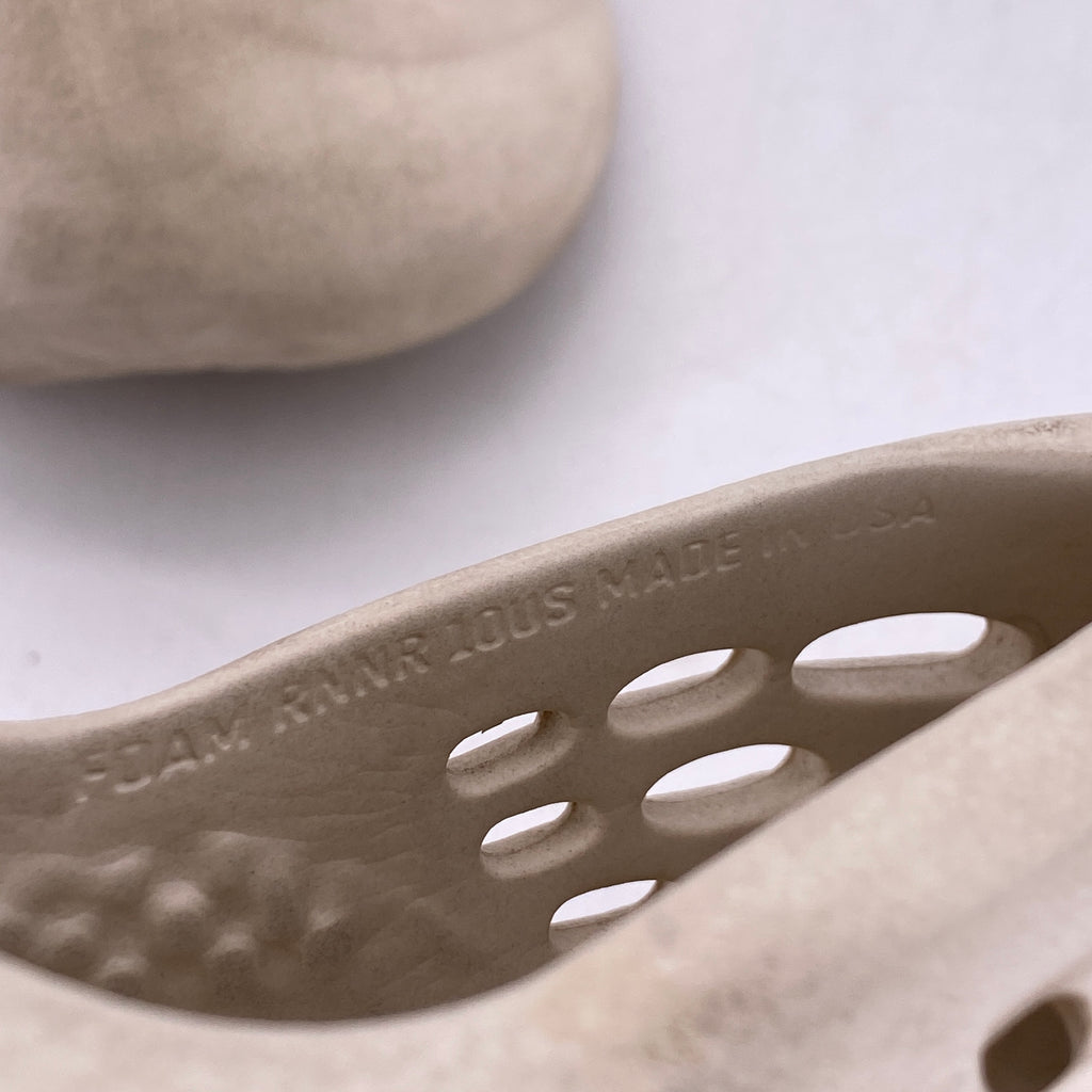 Yeezy Foam RNNR "Sand" 2021 Used Size 10