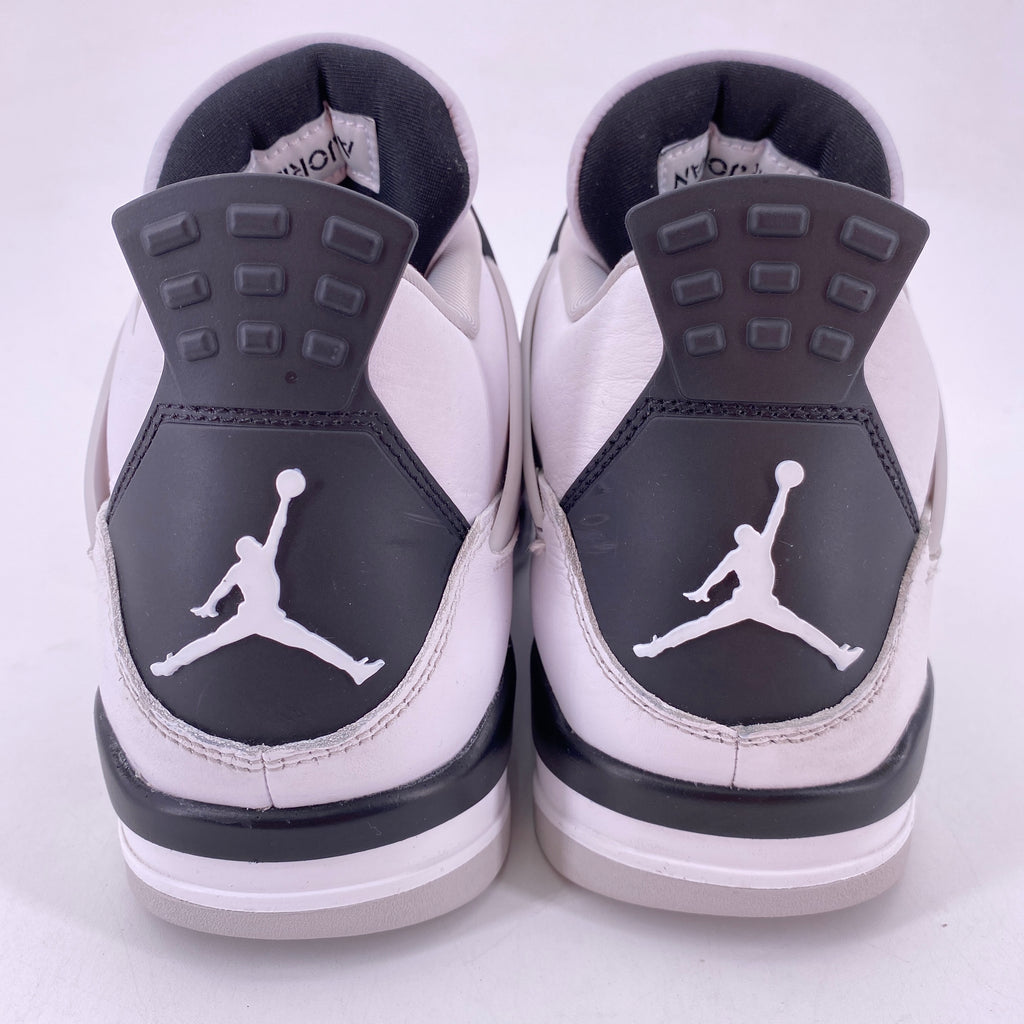 Air Jordan 4 Retro "Military Black" 2022 Used Size 9.5