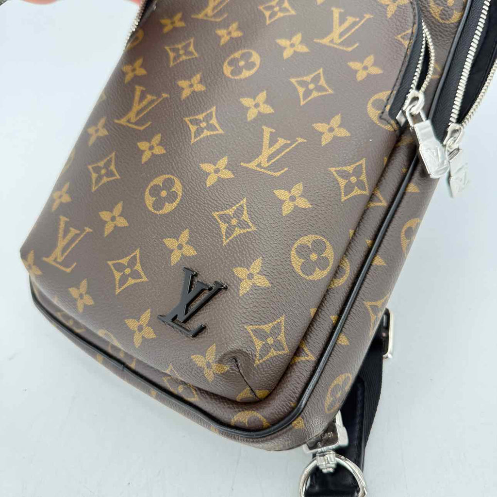 Louis Vuitton Bag "AVENUE SLING BAG" Used Brown