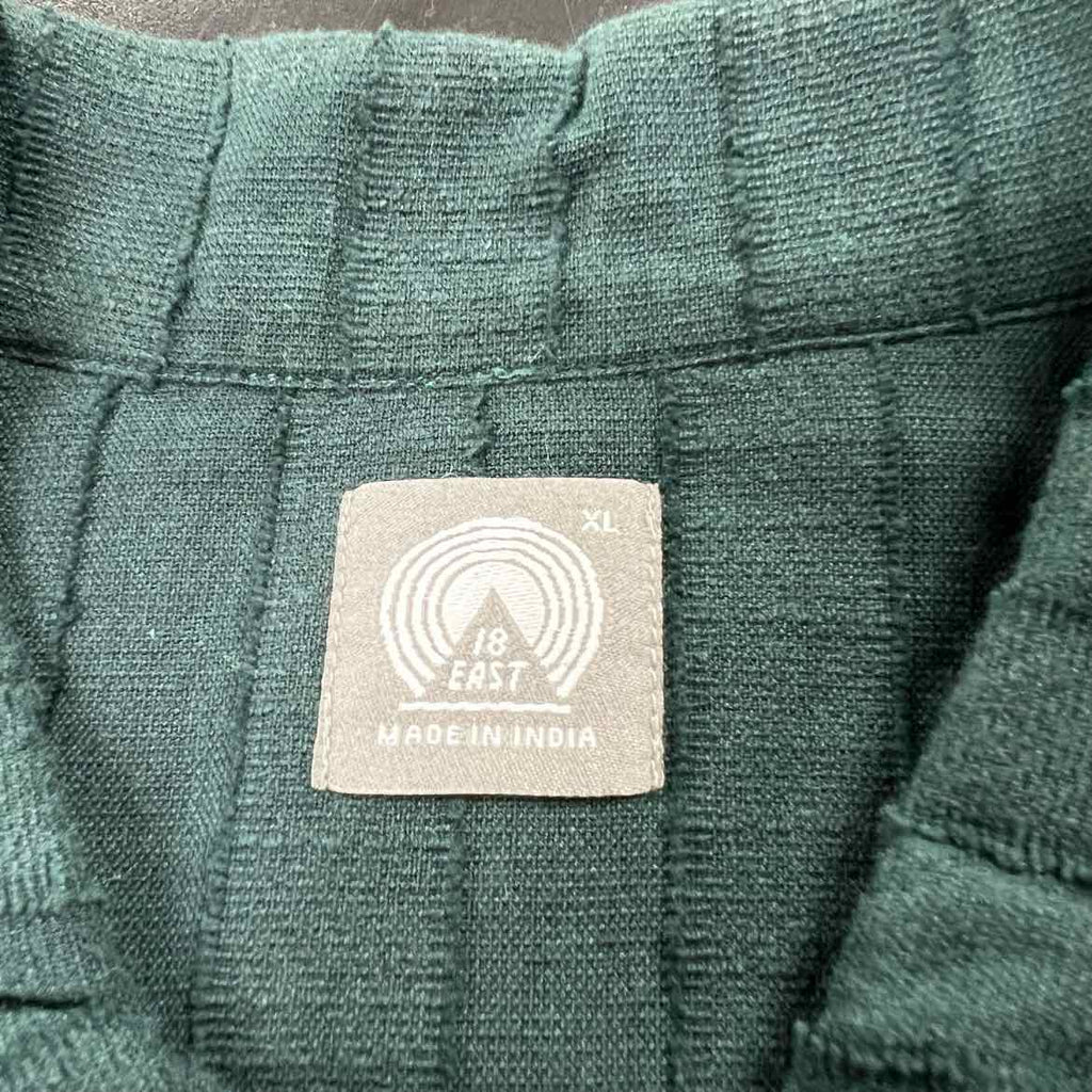 18 East Zip Up "CROCHET" Green Used Size XL
