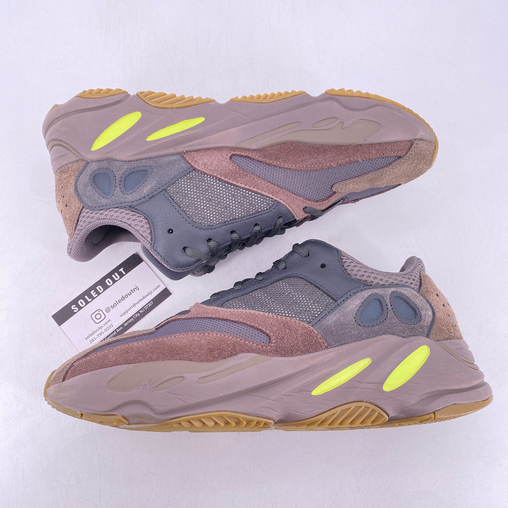 Yeezy 700 "Mauve" 2018 Used Size 11