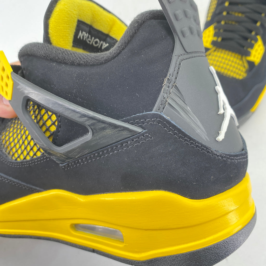 Air Jordan 4 Retro "Thunder" 2023 Used Size 9