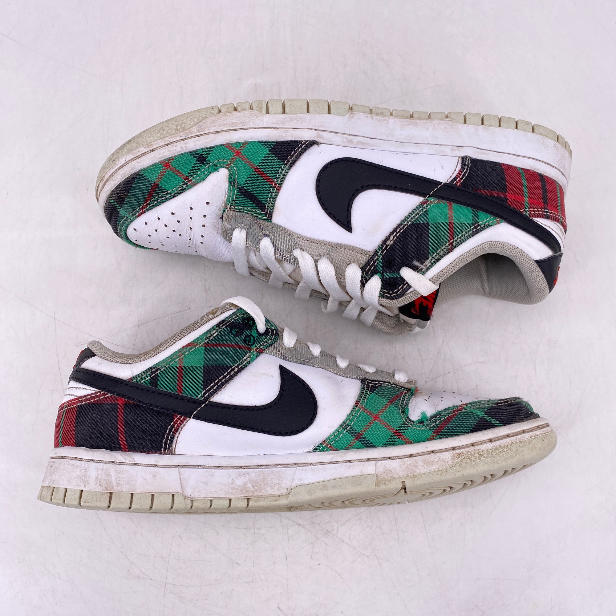 Nike Dunk Low &quot;Tartan Plaid&quot; 2023 Used Size 7