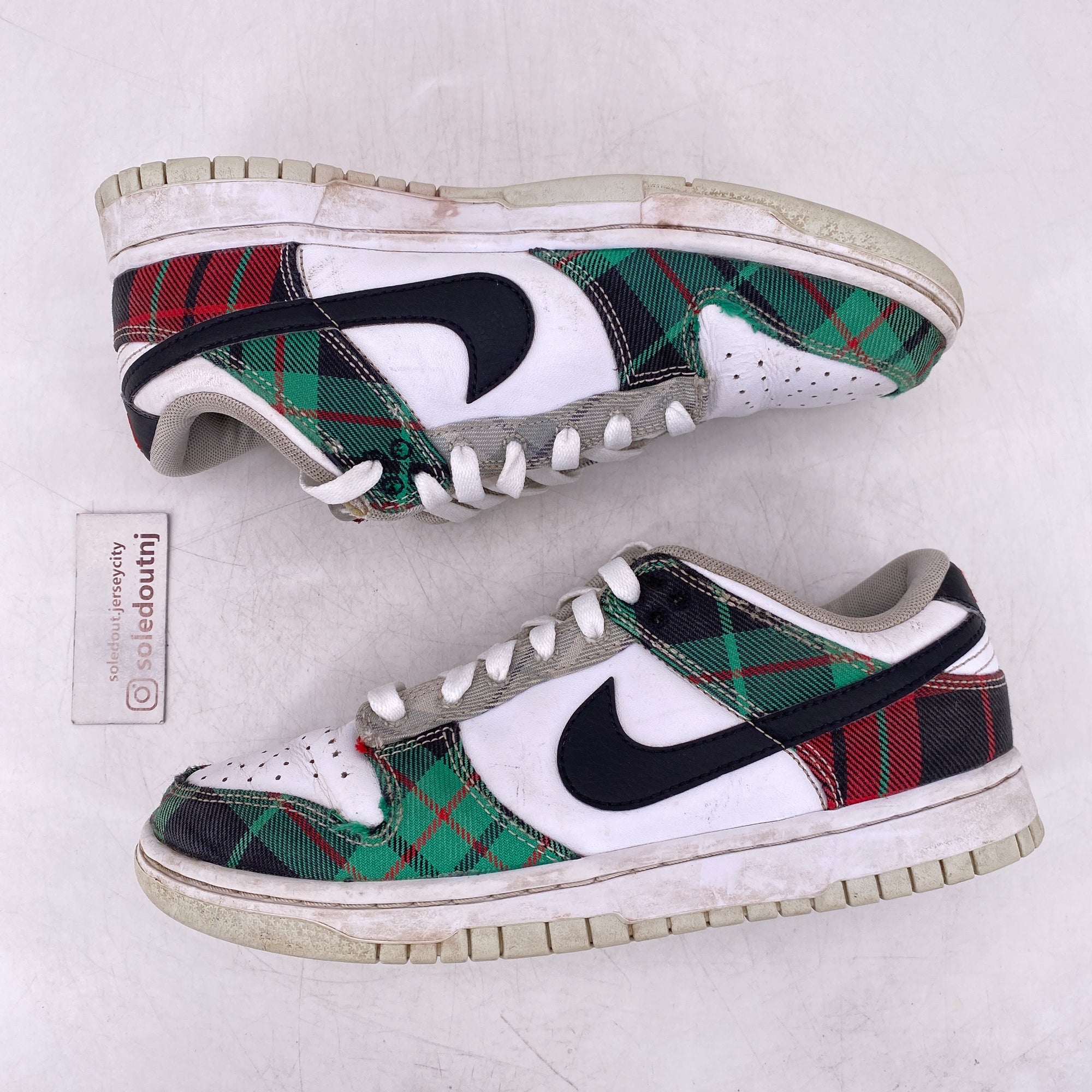 Nike Dunk Low &quot;Tartan Plaid&quot; 2023 Used Size 7