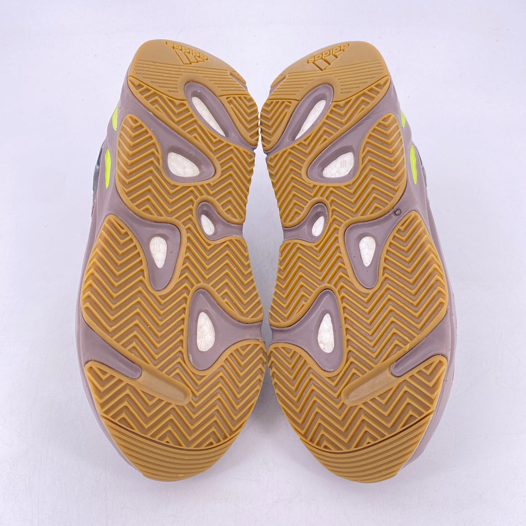 Yeezy 700 "MAUVE" 2018 Used Size 10