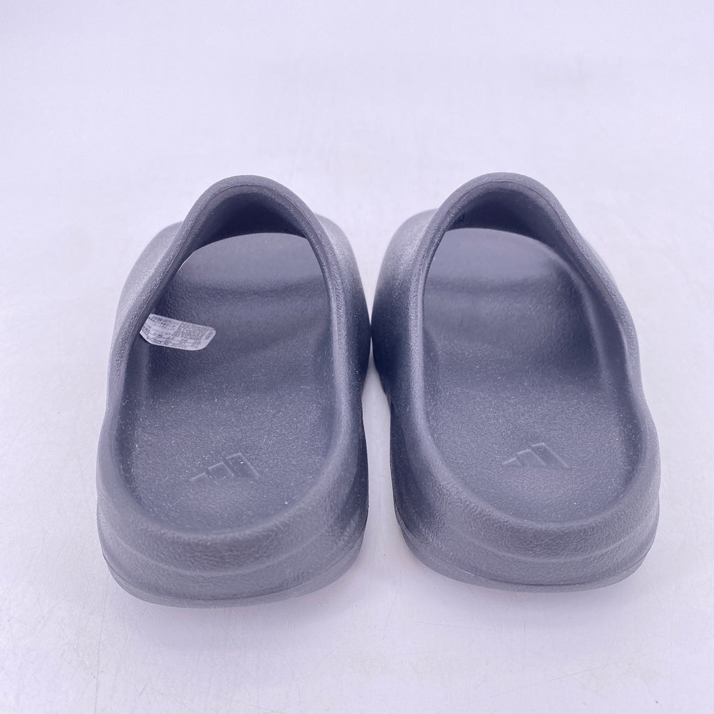 Yeezy Slide "Onyx"  Used Size 9k