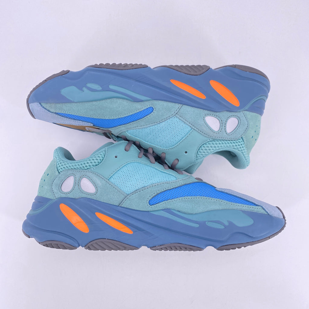 Yeezy 700 "Faded Blue" 2021 Used Size 11.5