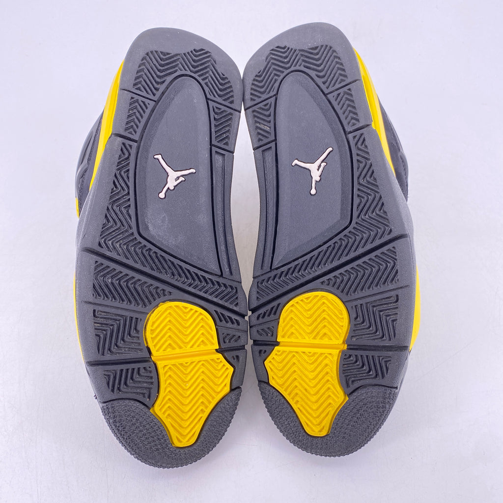 Air Jordan (GS) 4 Retro "Thunder" 2023 Used Size 6.5Y