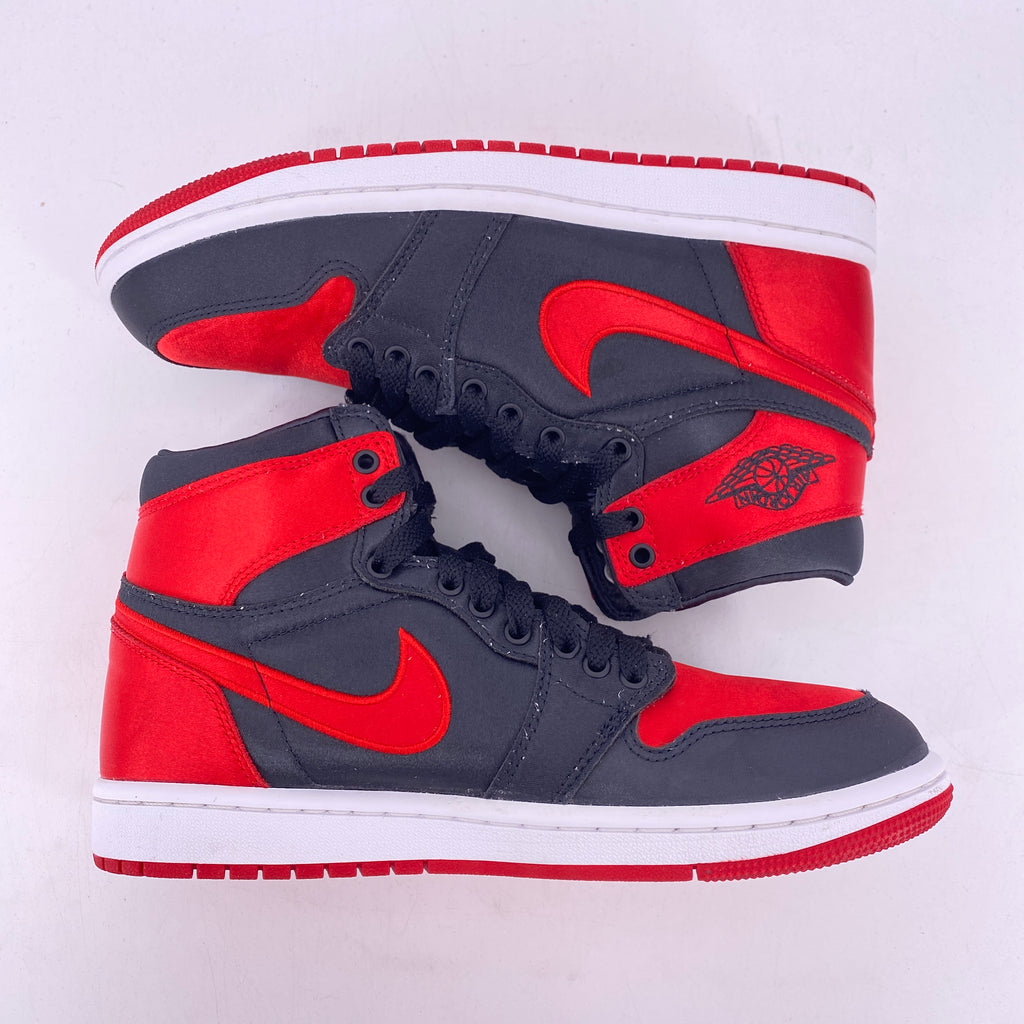 Air Jordan (W) 1 Retro High OG "Satin Bred" 2023 Used Size 7W