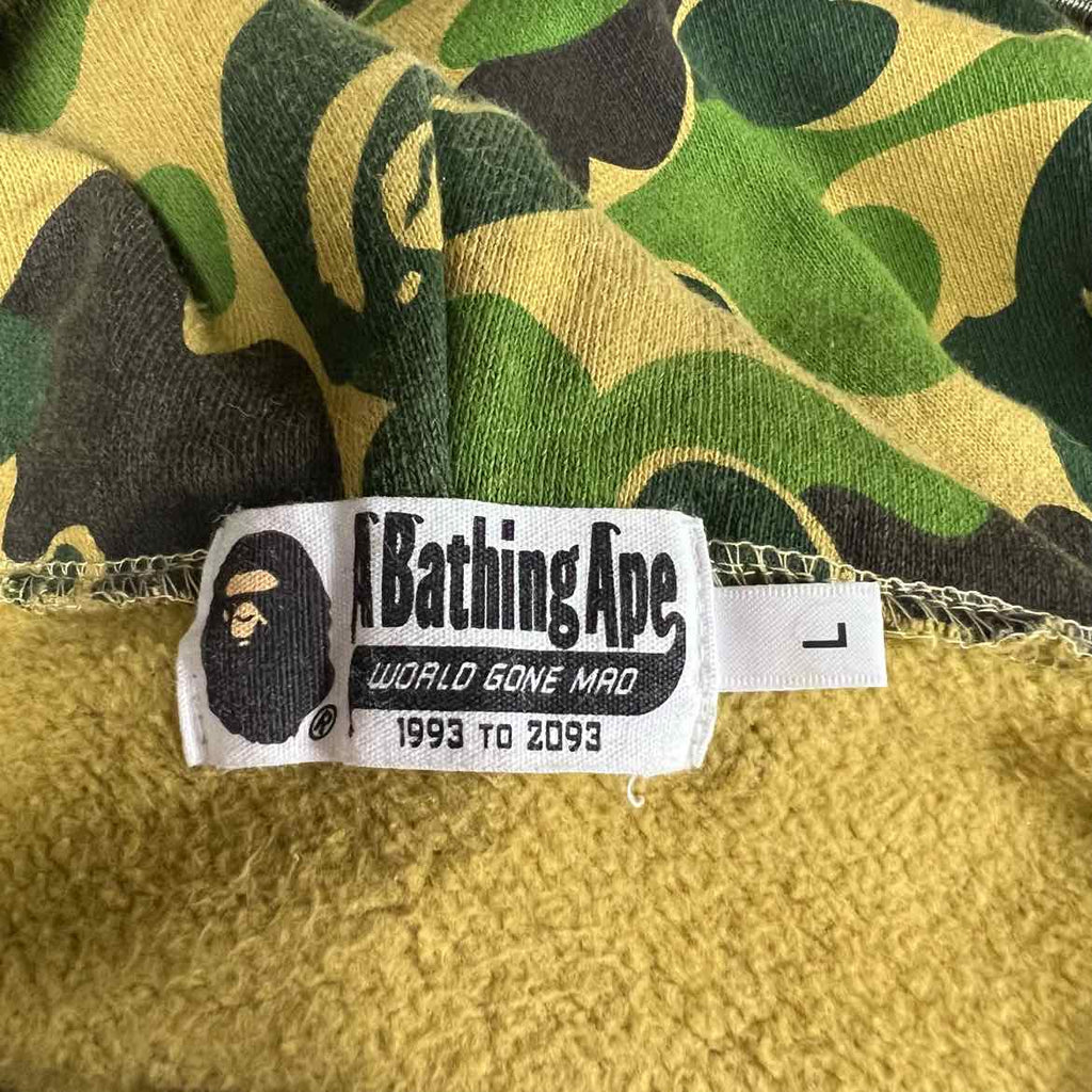 Bape Zip Up "SHARK" Camo Used Size L