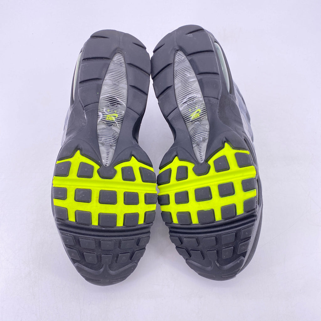 Nike Air Max 95 "Black Neon" 2023 Used Size 8.5