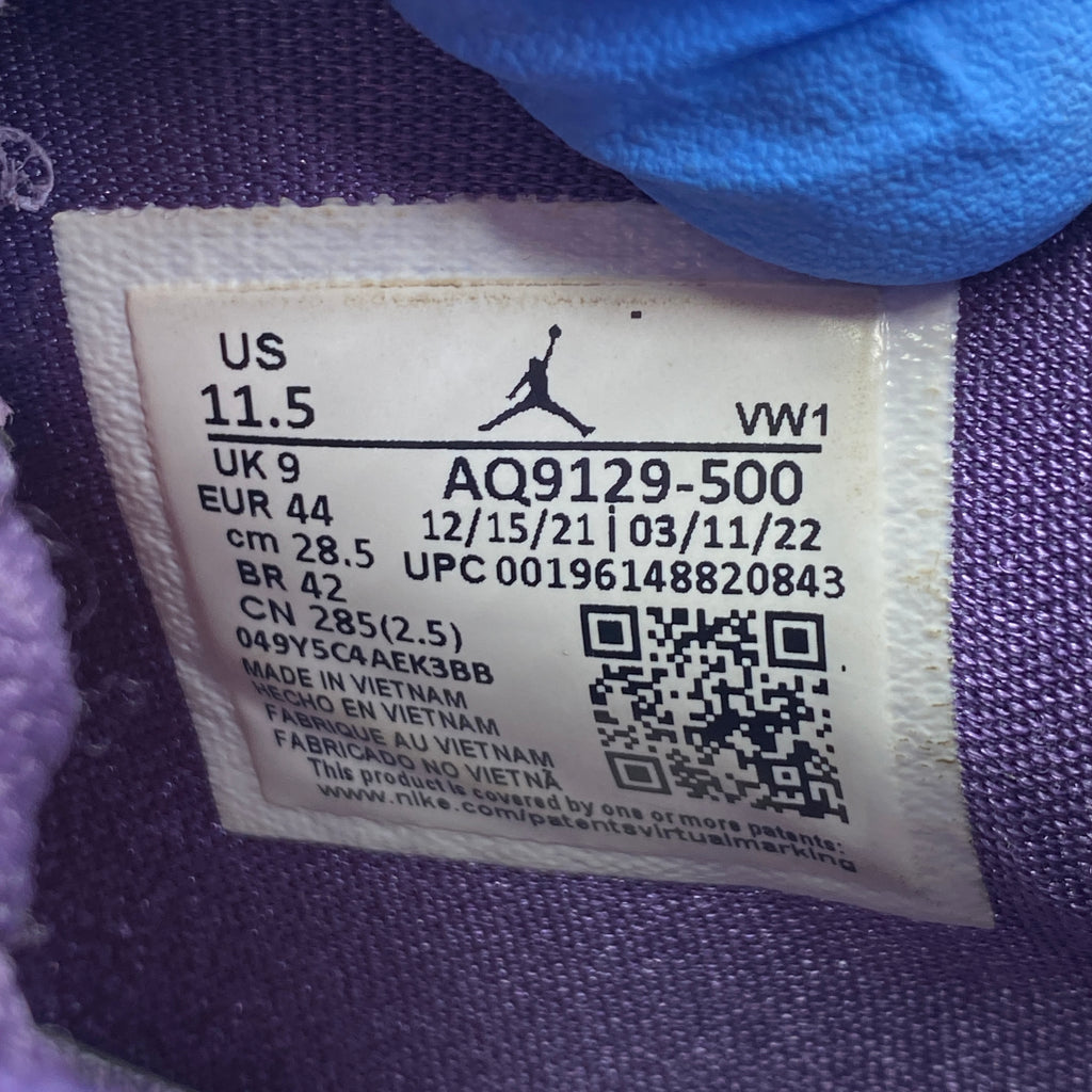 Air Jordan (W) 4 Retro "Canyon Purple" 2022 Used Size 11.5W