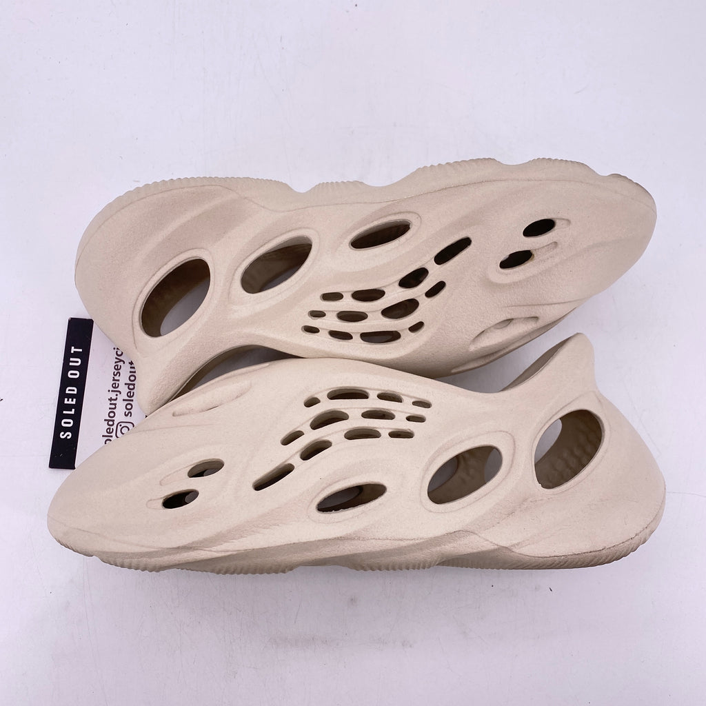 Yeezy Foam RNNR "Sand" 2021 Used Size 10