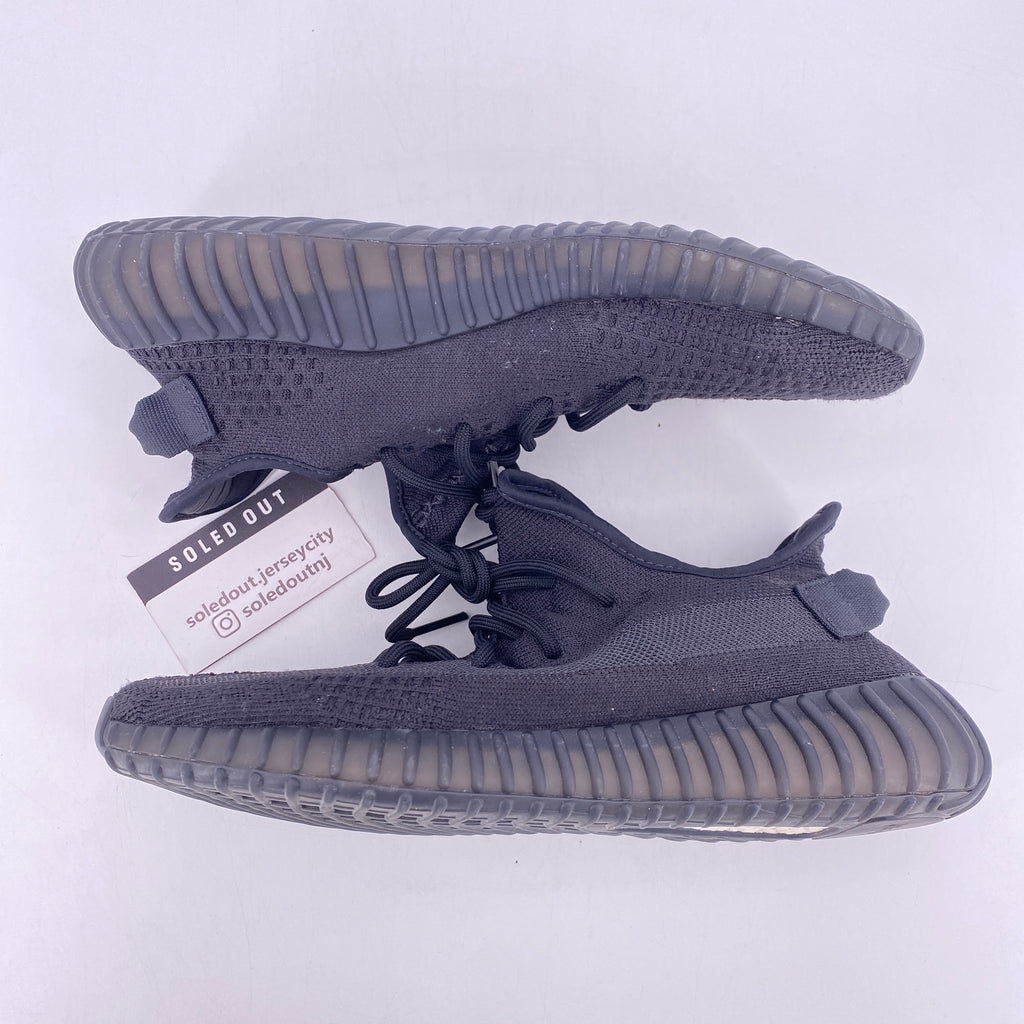 Yeezy 350 v2 "Onyx" 2022 Used Size 10.5
