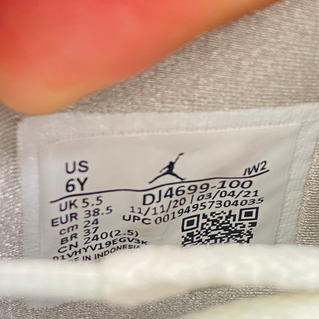 Air Jordan (GS) 4 Retro "White Oreo" 2021 Used Size 6Y
