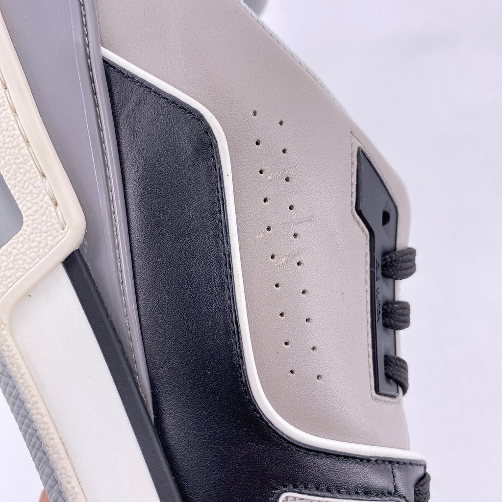 Louis Vuitton Trainer "Virgil Abloh"  Used Size 9.5LV