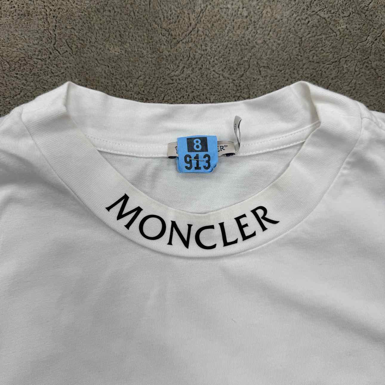 Moncler T-Shirt &quot;NECK LOGO&quot; White Used Size M