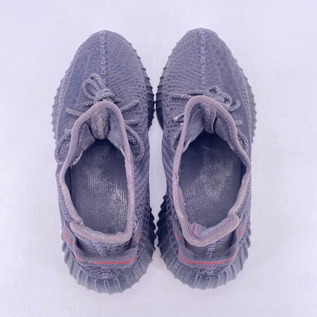 Yeezy 350 v2 "Black Non-Reflective" 2019 Used Size 9
