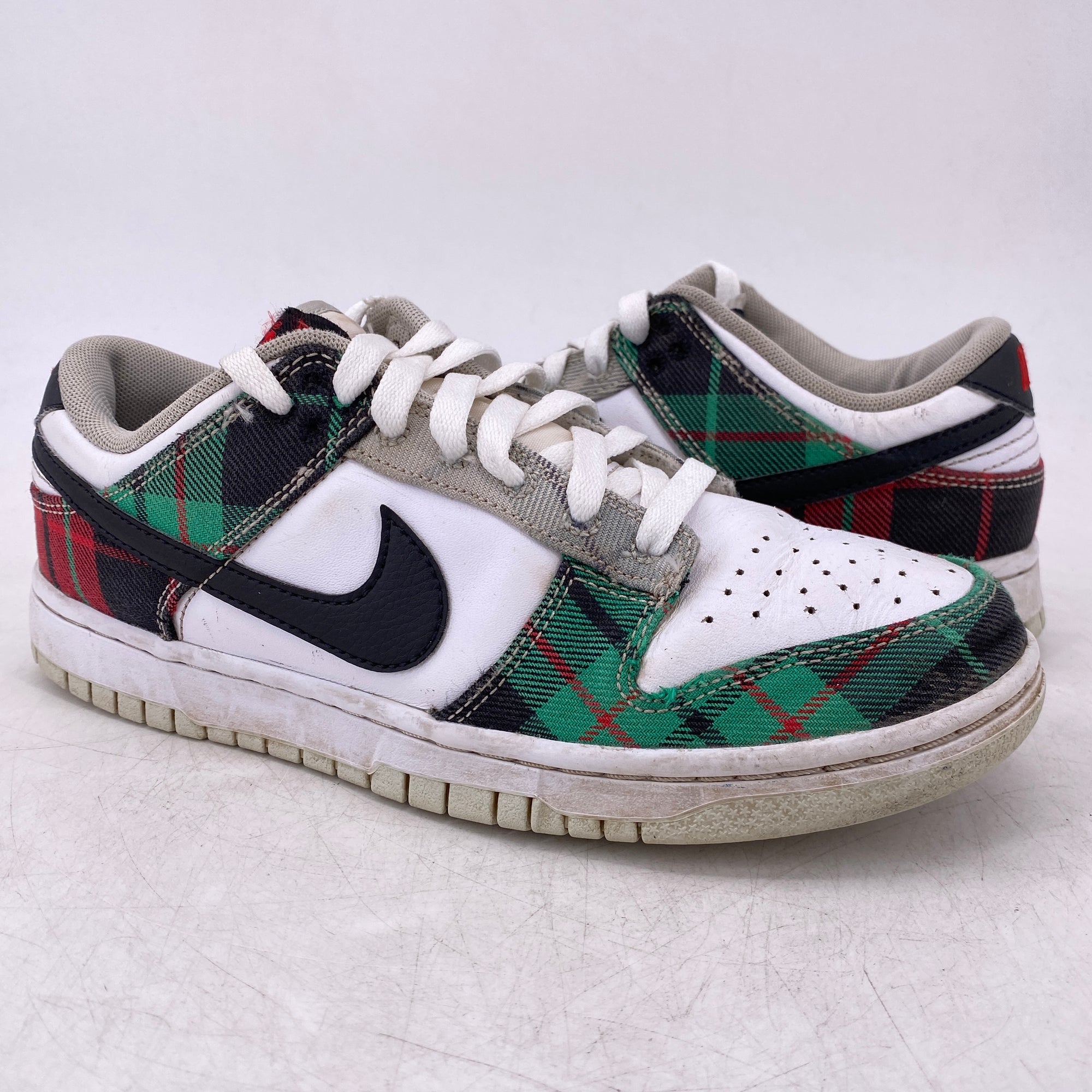 Nike Dunk Low &quot;Tartan Plaid&quot; 2023 Used Size 7