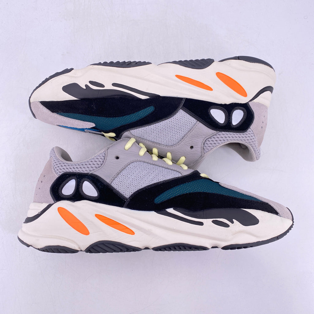 Yeezy 700 "Waverunner" 2017 Used Size 11
