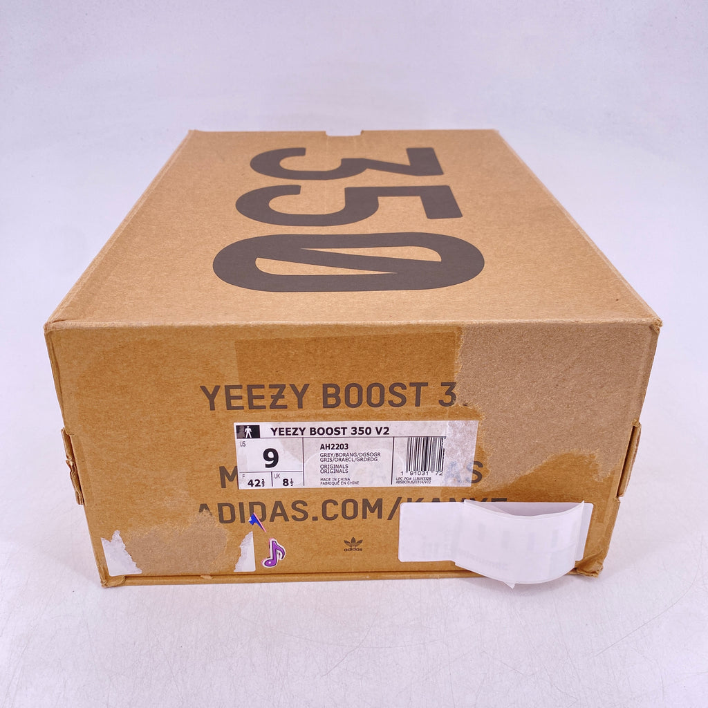 Yeezy 350 v2 "Beluga 2.0" 2017 Used Size 9