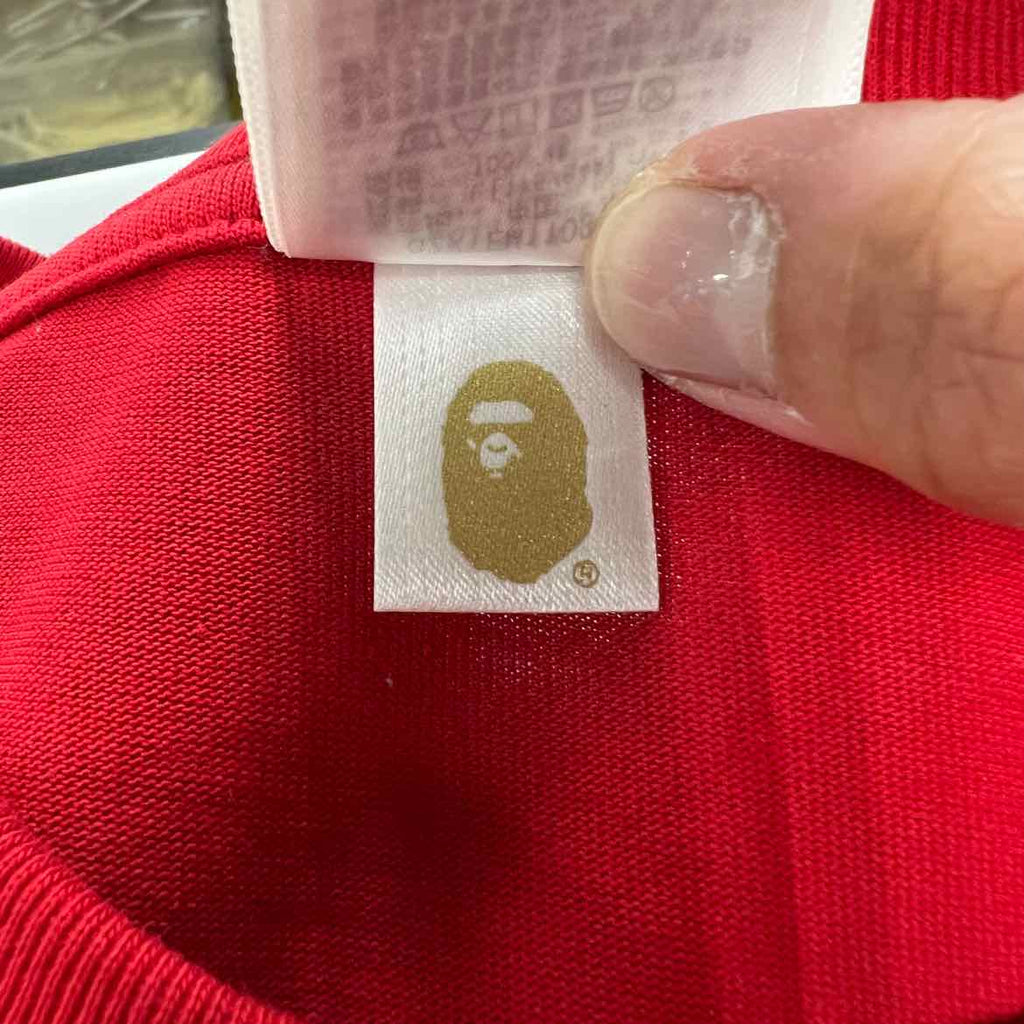 Bape T-Shirt "SLOGAN" Red Used Size L
