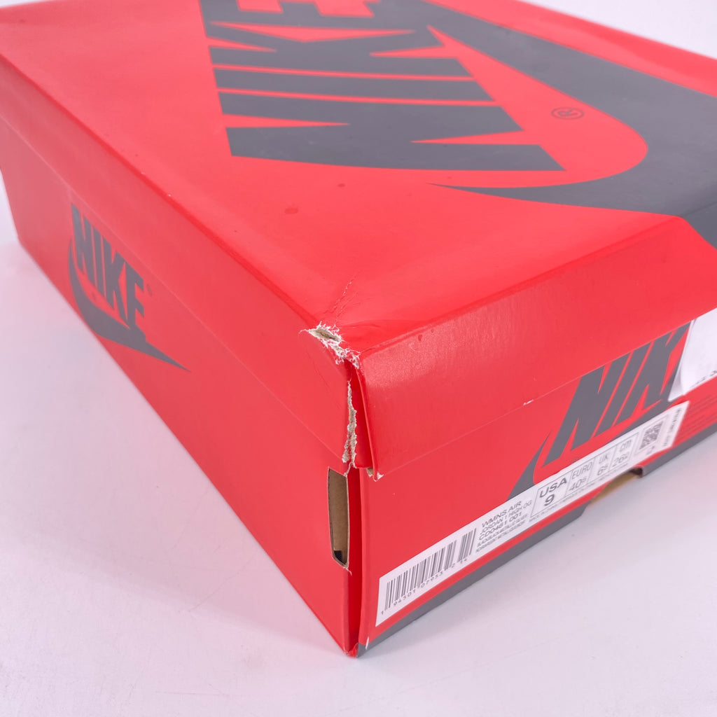 Air Jordan (W) 1 Retro High OG "Silver Toe" 2021 Used Size 9W