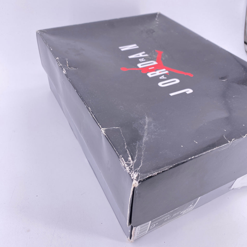 Air Jordan 11 Retro "Cherry" 2022 Used Size 9.5