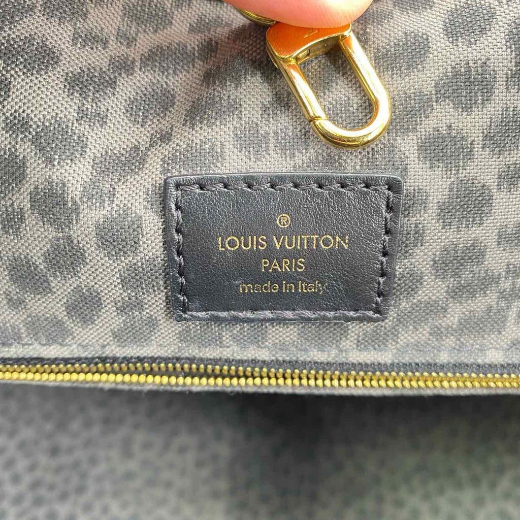 Louis Vuitton Handbag "ONTHEGO WILD AT HEART" Used Black Size GM